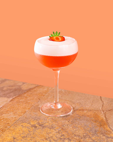 Non-alcoholic Strawberry Sour with NOA Pink Gin