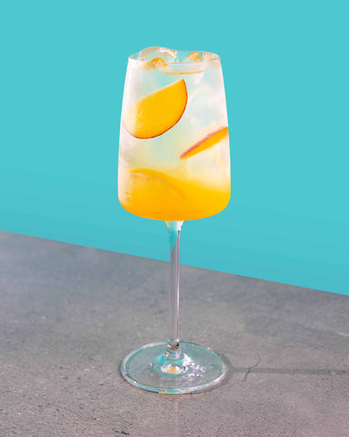 Sangria blanche au sirop de pêche